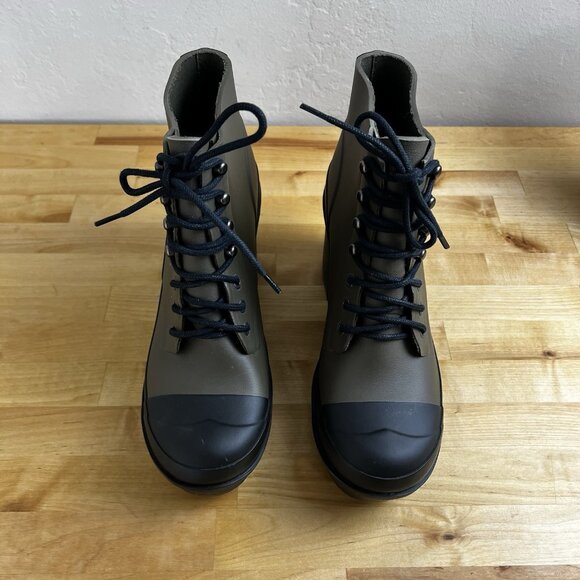 Hunter Gray and Black Winter Boots - Picture 3 of 10